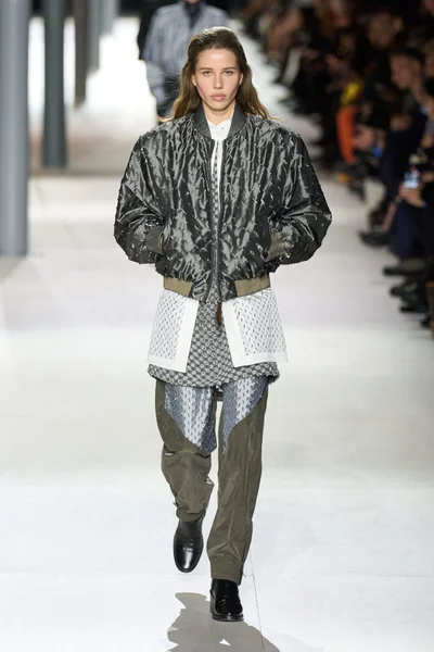 Look 17